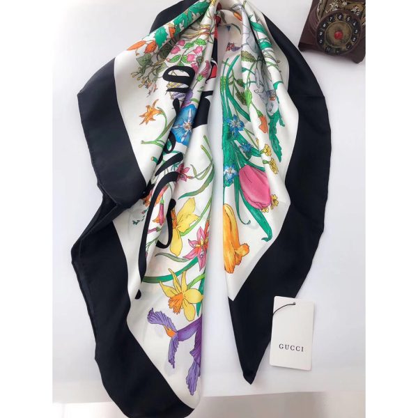 olcson Gucci Disney Silk Scarf elado Uzlet utanzat budapest replika Gucci cipo Chanel ov Marc Jacobs szandal Alexander Wang webshop
